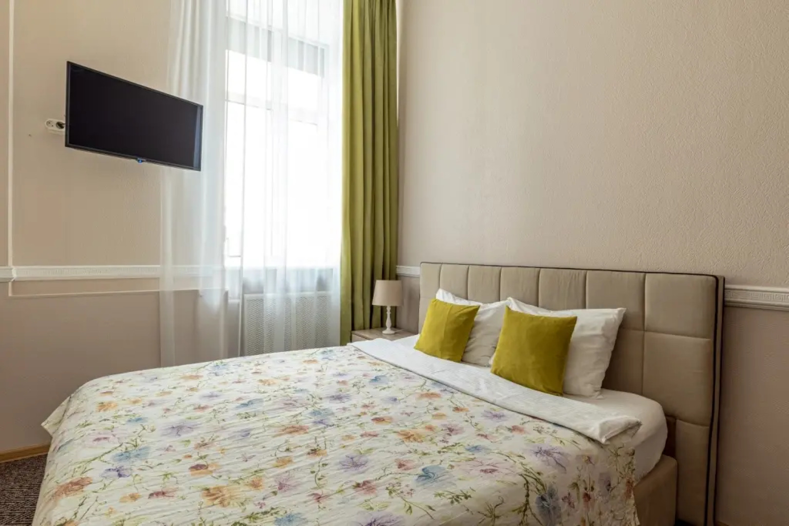 Отель Искра