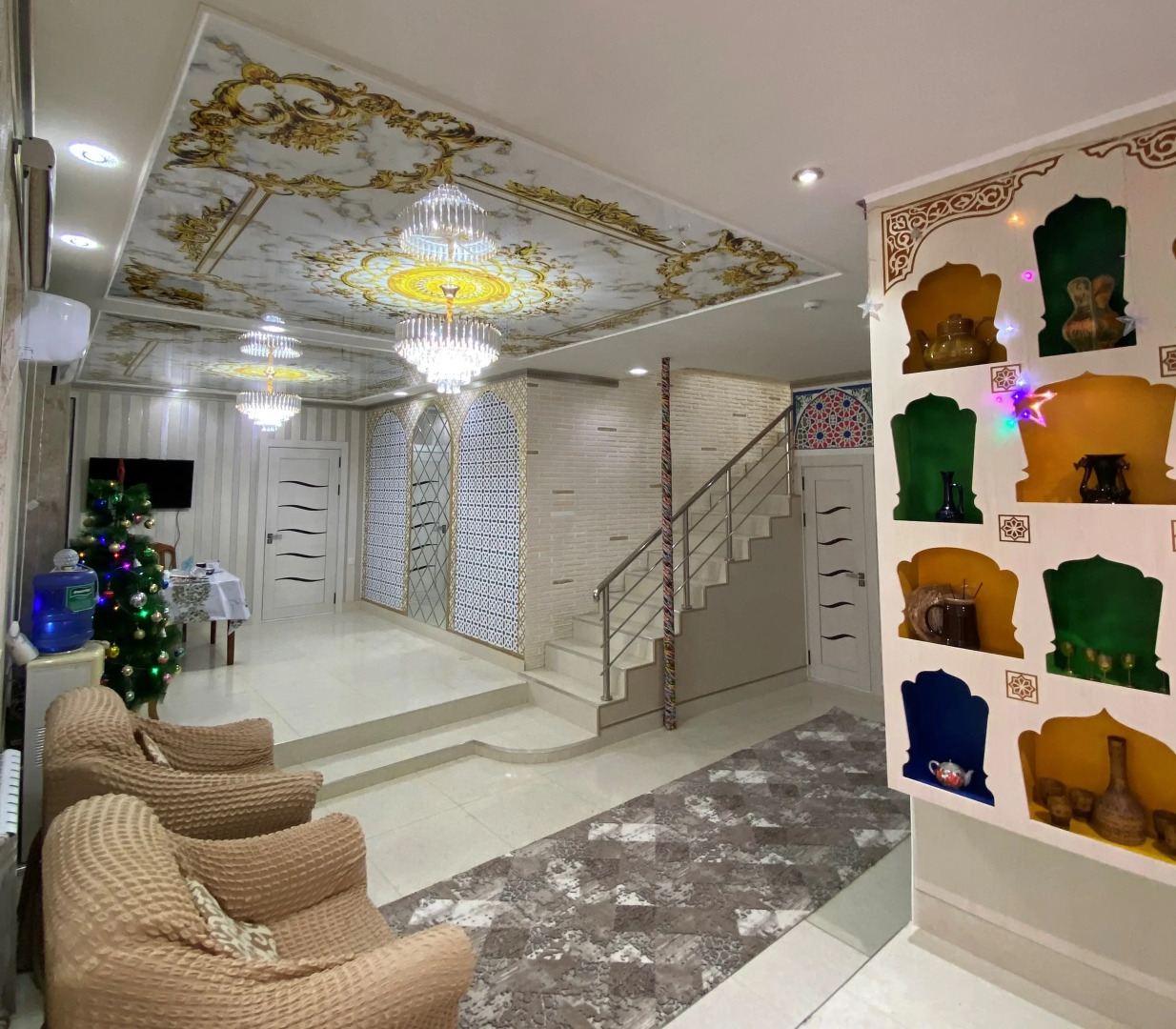 Отель Nanosh East