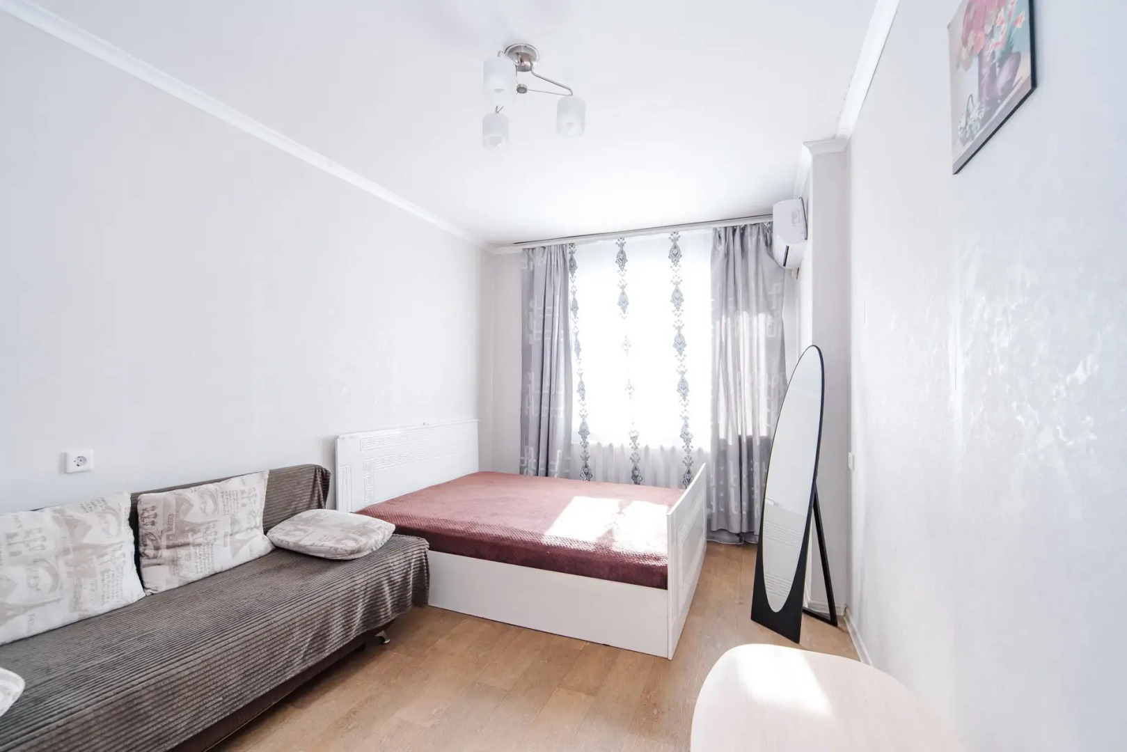 Квартира Островского 75/1