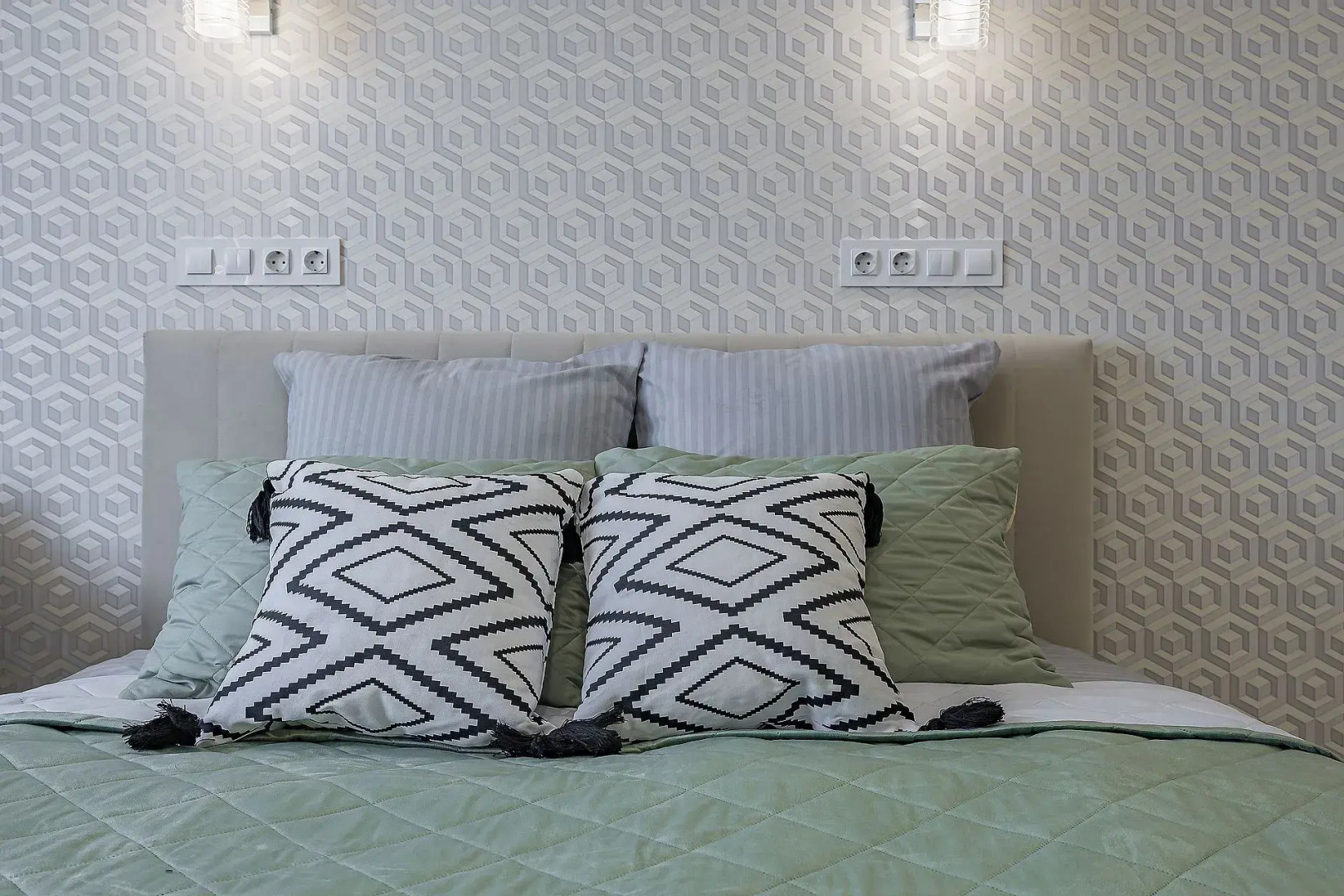 Апартаменты iZi Apart на Московском шоссе рядом ст. Метро  и Ж/Д Вокзал