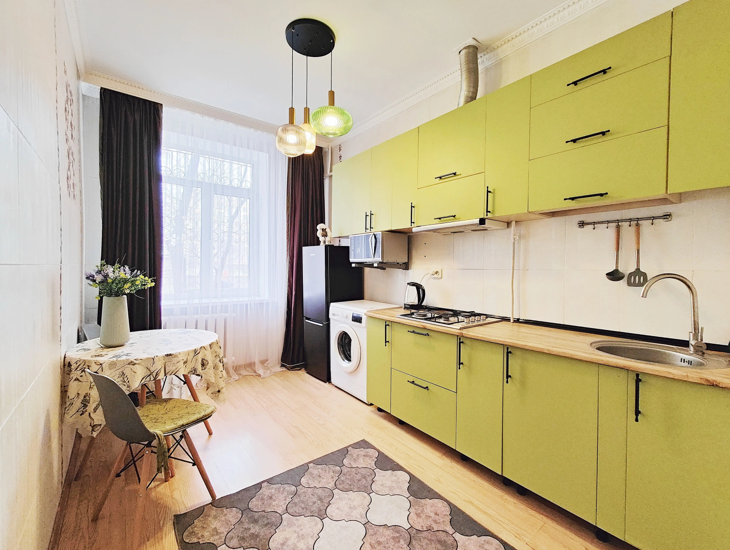 Апартаменты M.O.O.N. APARTMENTS Seifullina 500