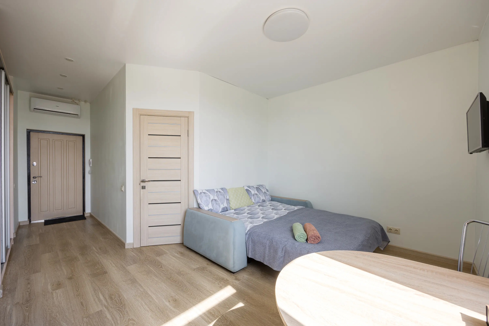 Квартира Студия на 30-ом Этаже с Видом на Лес