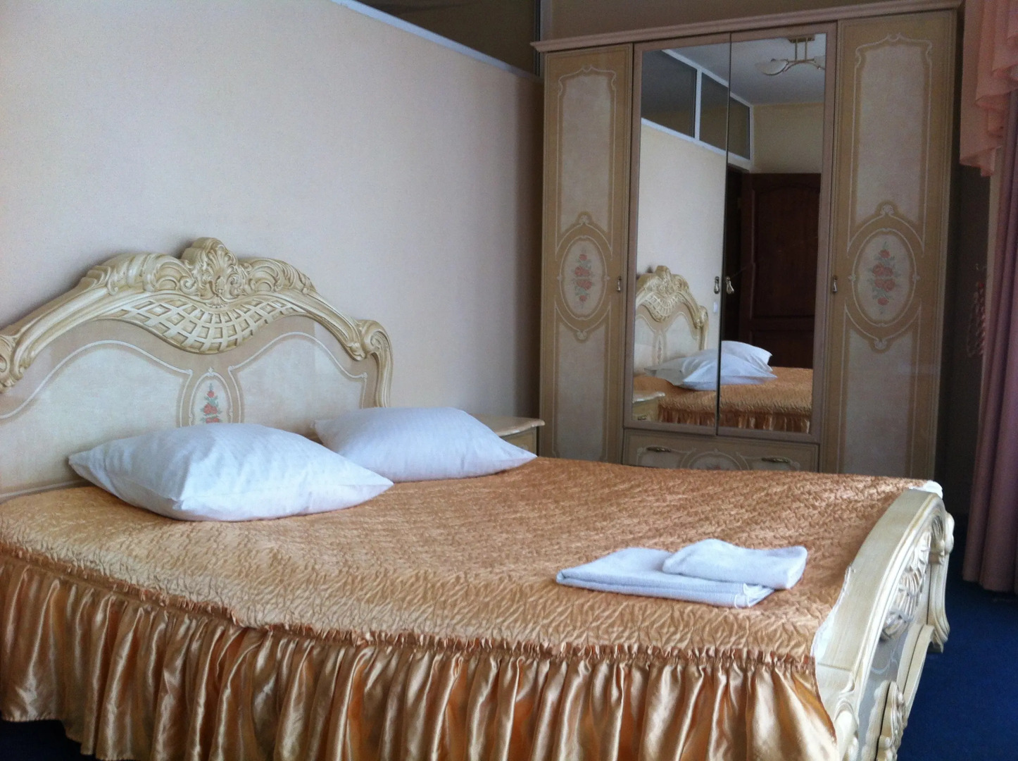 Отель Арманд