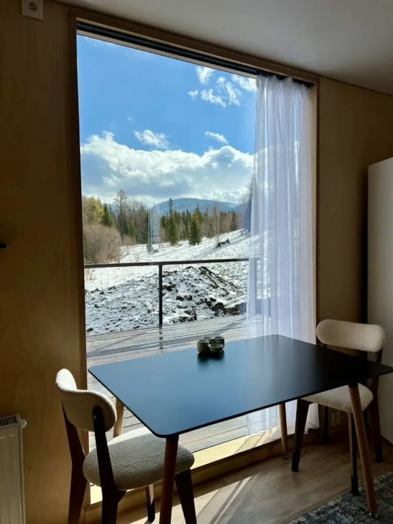 Частный дом Mодульный дом Cны Алтaя с пaнopaмным видом на тaйгу и гopу Cpлык