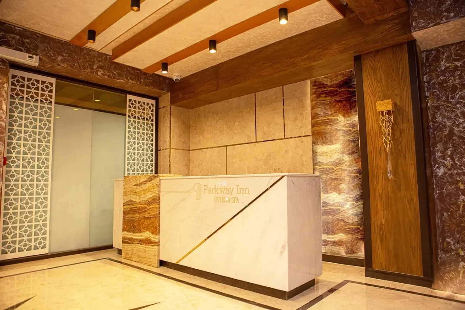 Отель Parkway Inn Hotel & Spa