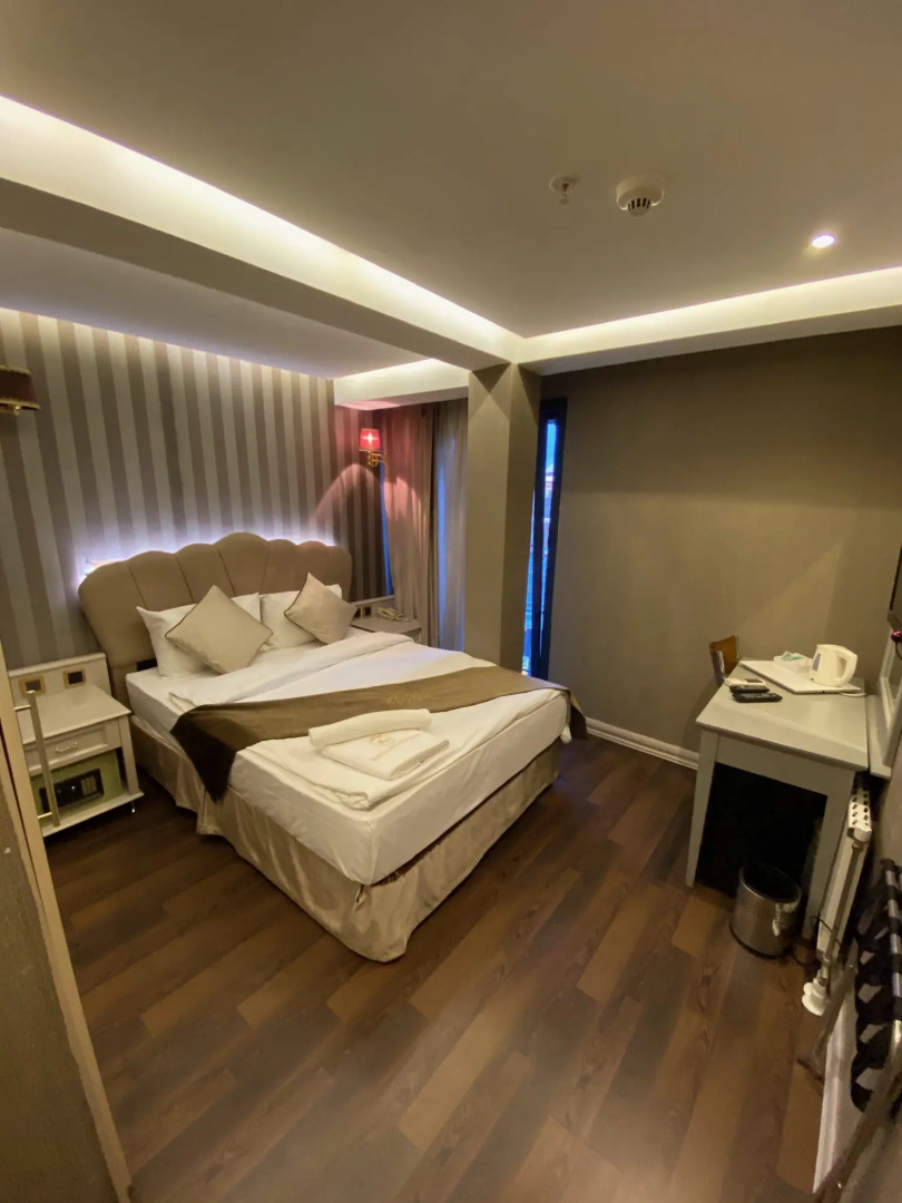 Отель Golden Gate