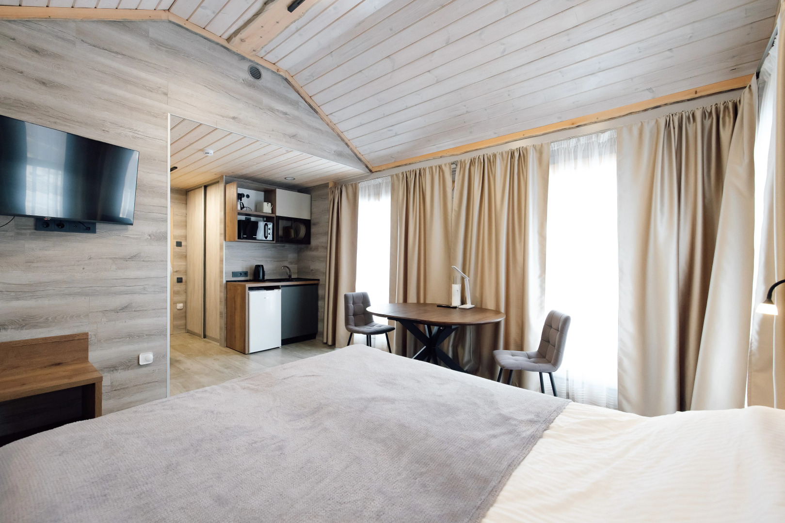 Отель Акора