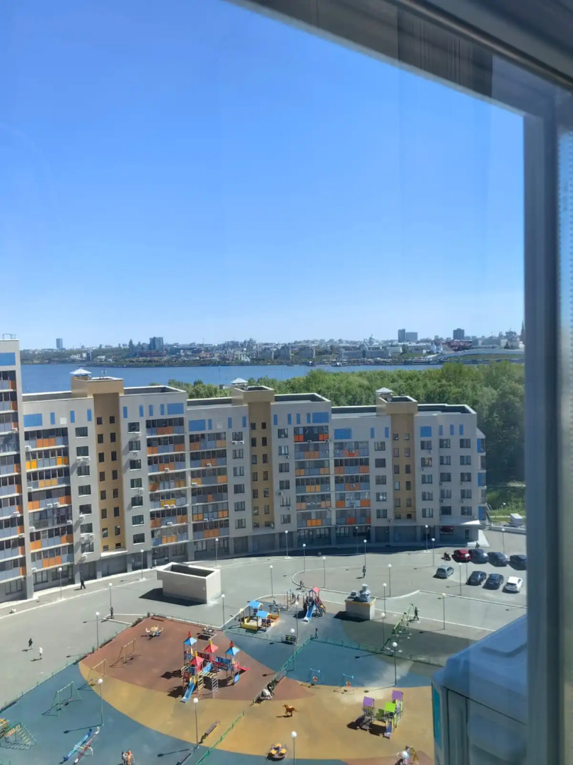 Квартира с панорамным видом на реку Казанка и Казанский кремль, рядом со станцией метро