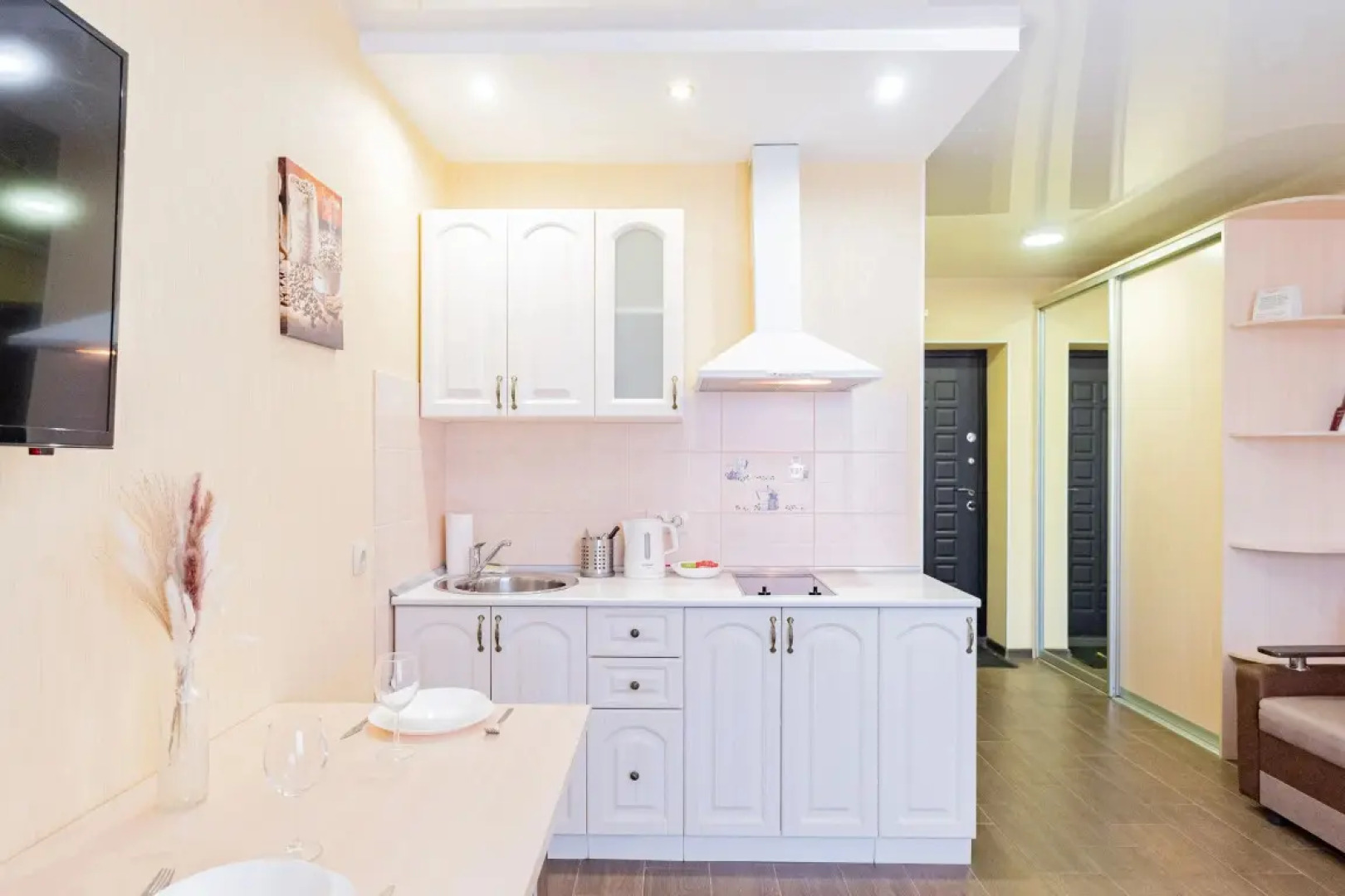 Апартаменты Петровские на Савиных, 4А (1)