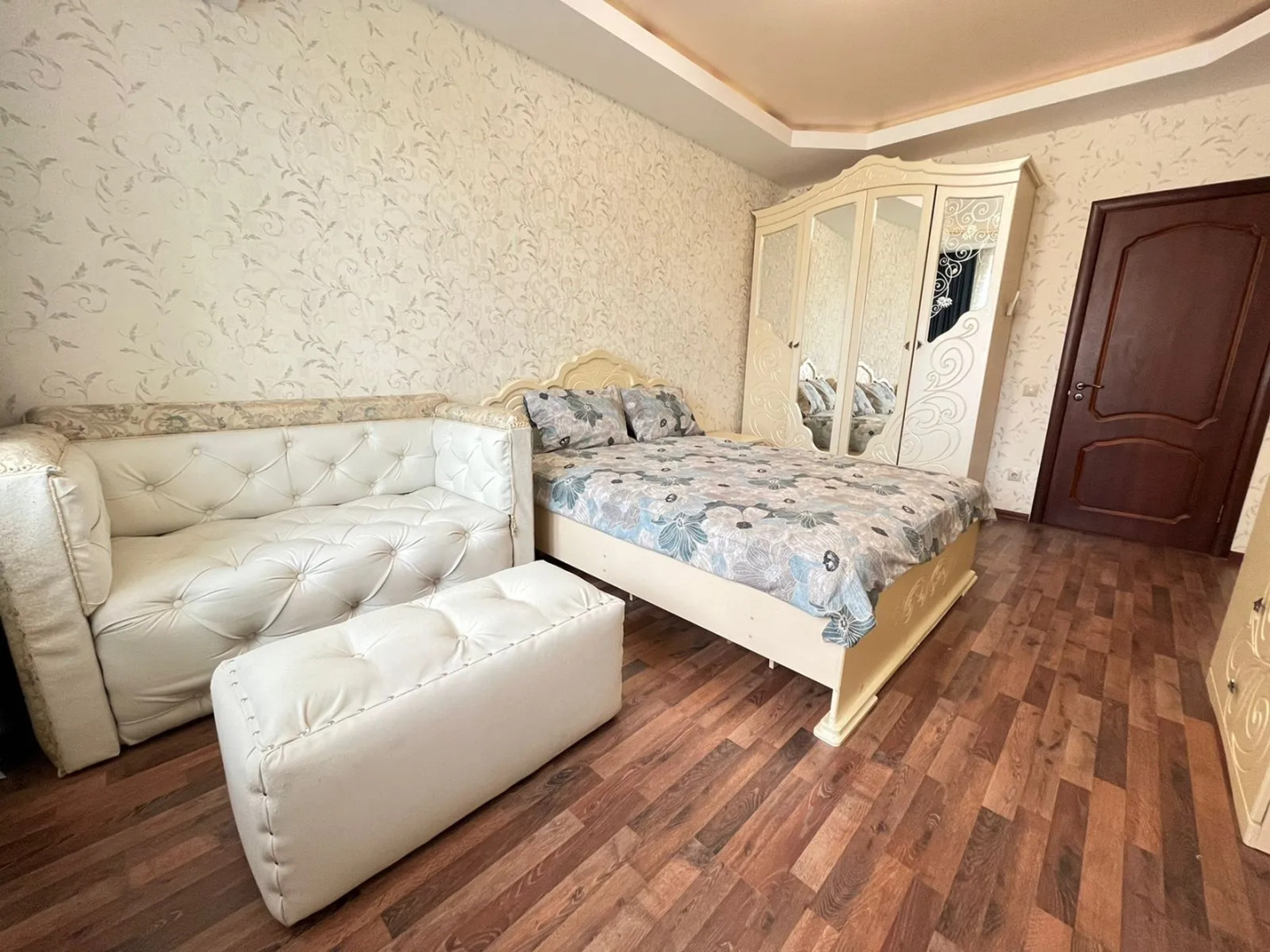 Апартаменты Royal Aurora на Махалина