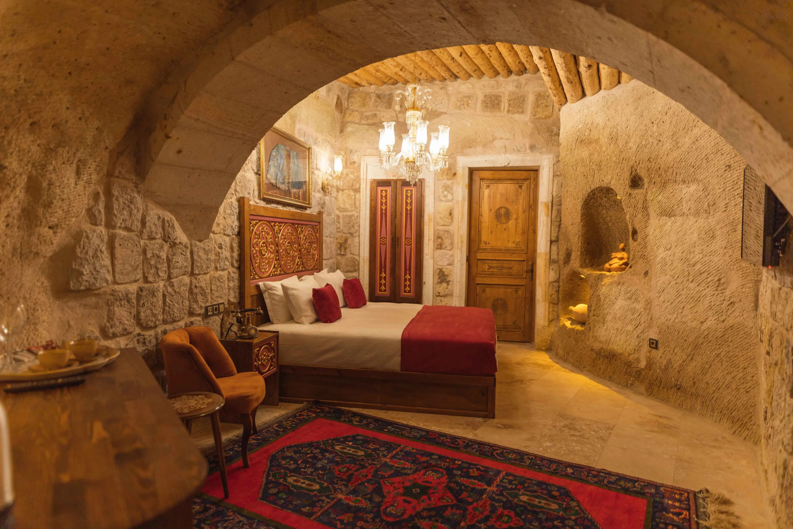 Отель Solo Cave Suites