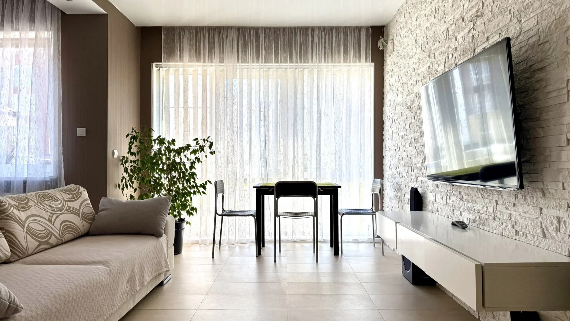 Апартаменты ApartMari Просторная 2-комнатная квартира рядом с Балтийским побережьем