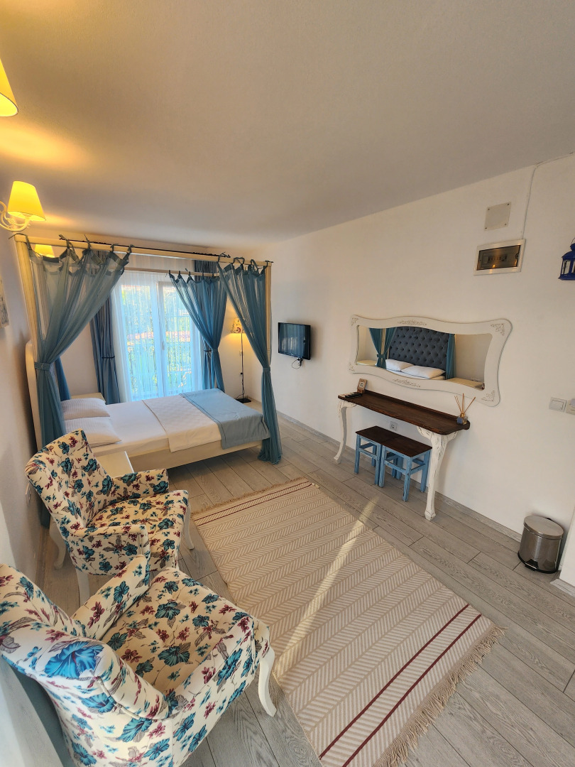 Tarcin Alacati Otel - Adults Only