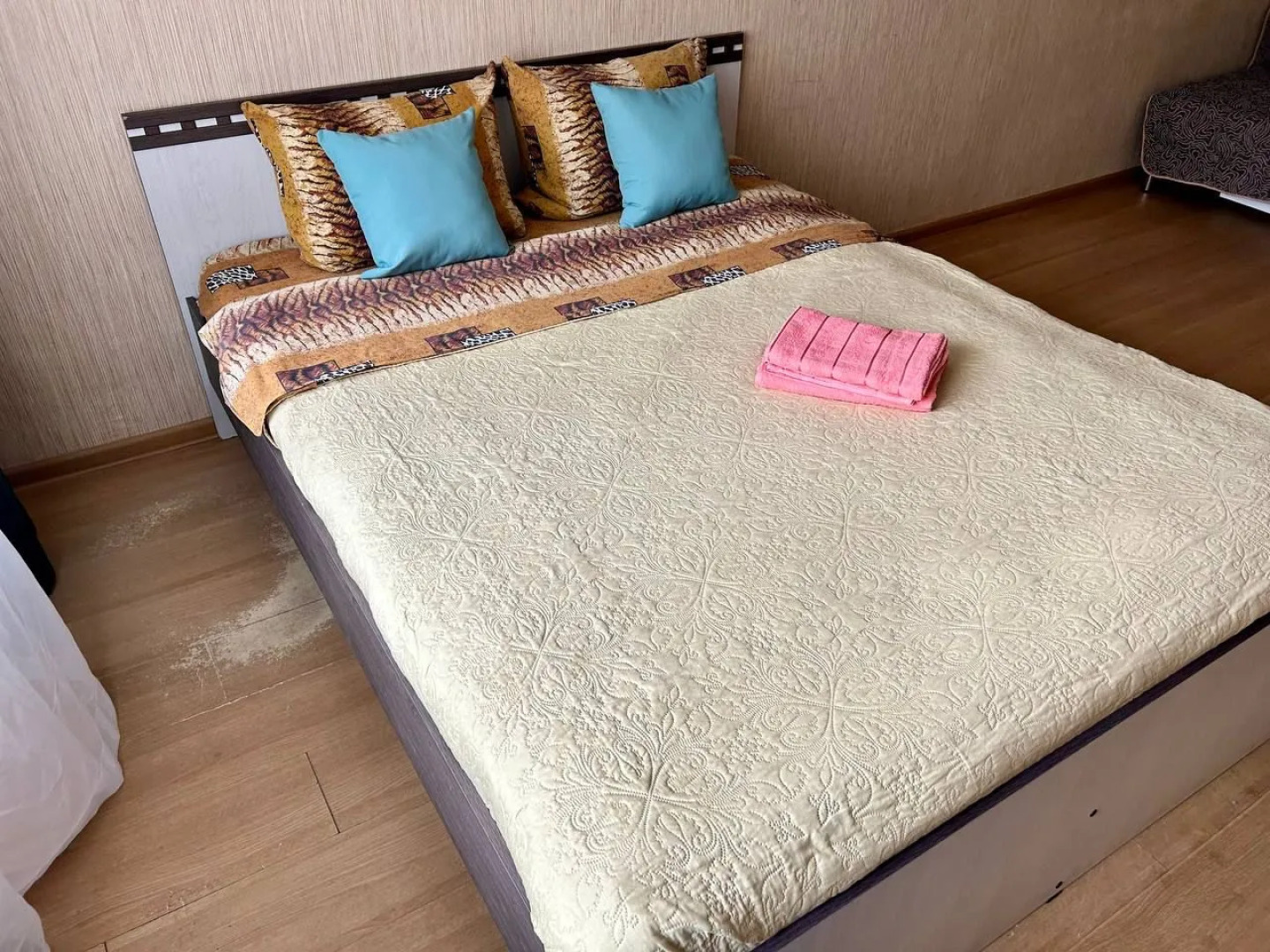 Апартаменты SmolSutki (СмолСутки) на улице Октябрьской революции 32