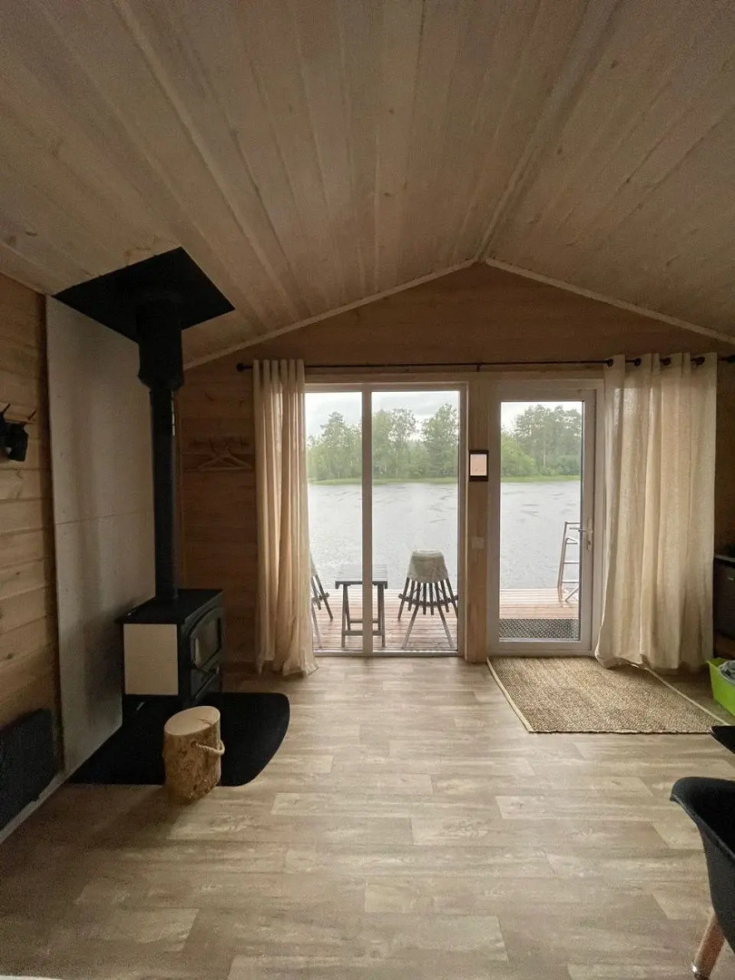 Гостевой дом на воде,хаусбот на р.Вуокса, карельский перешеек