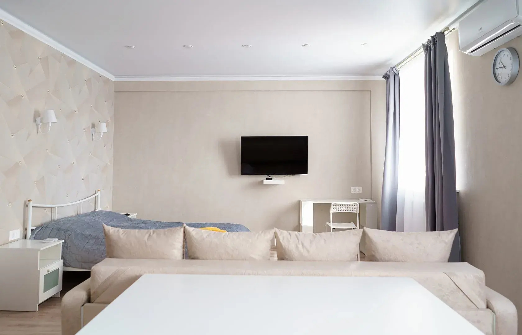 Апартаменты Right Room студия люкс на Пухова 56