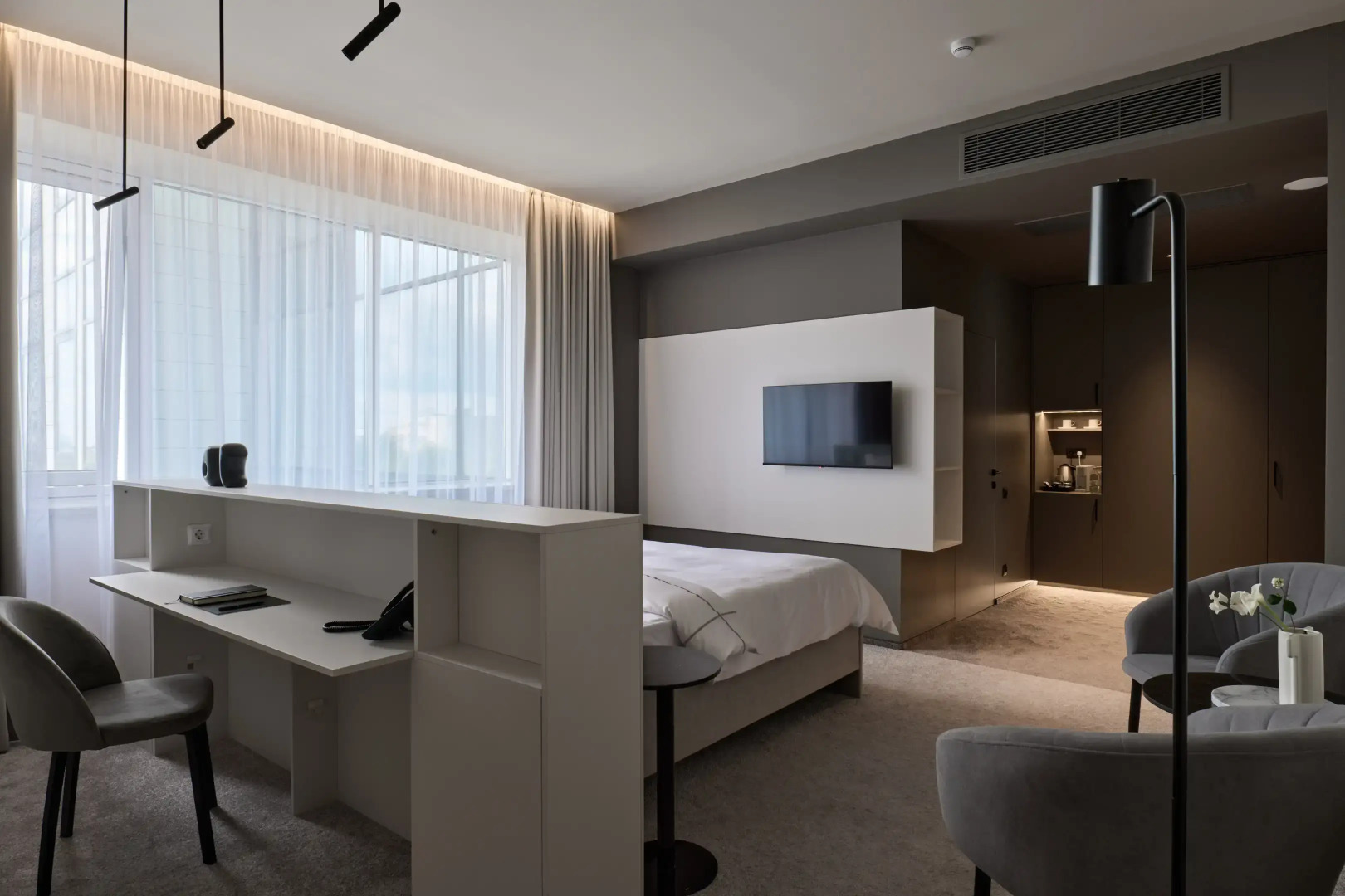 Отель SLIDE Bleisure & MICE