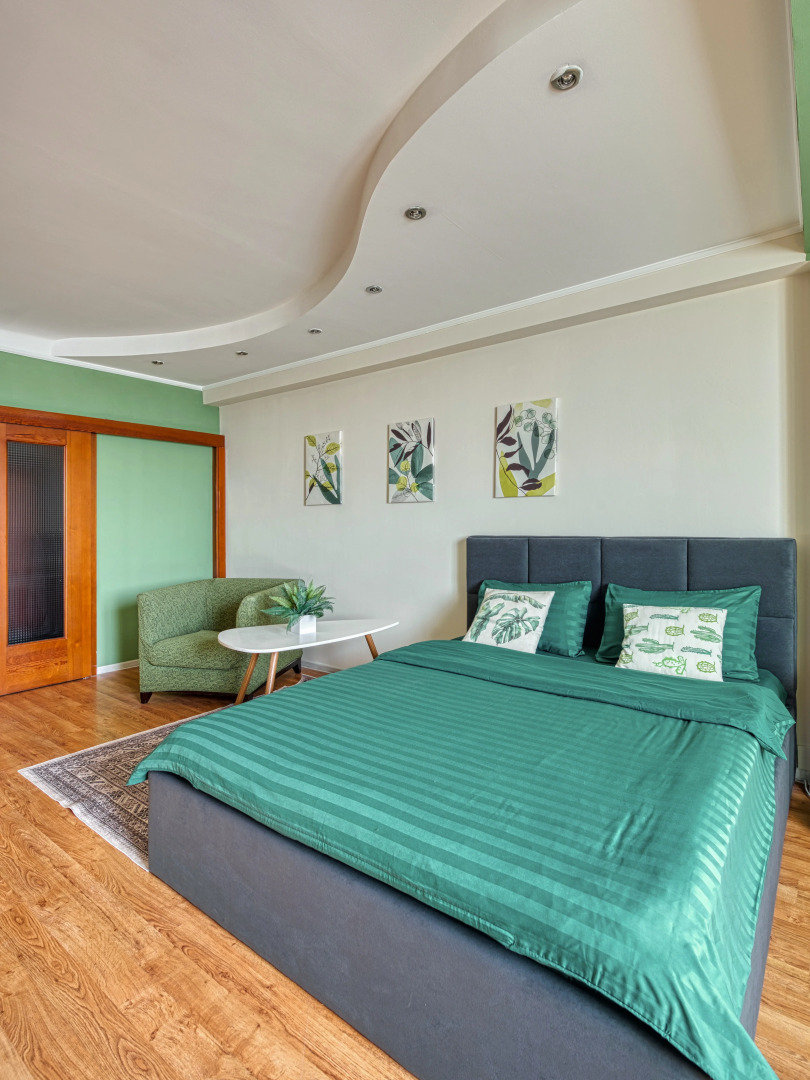 Апартаменты 13 Самый центр. Вид на город и горы. Идеально для командированного и туриста.