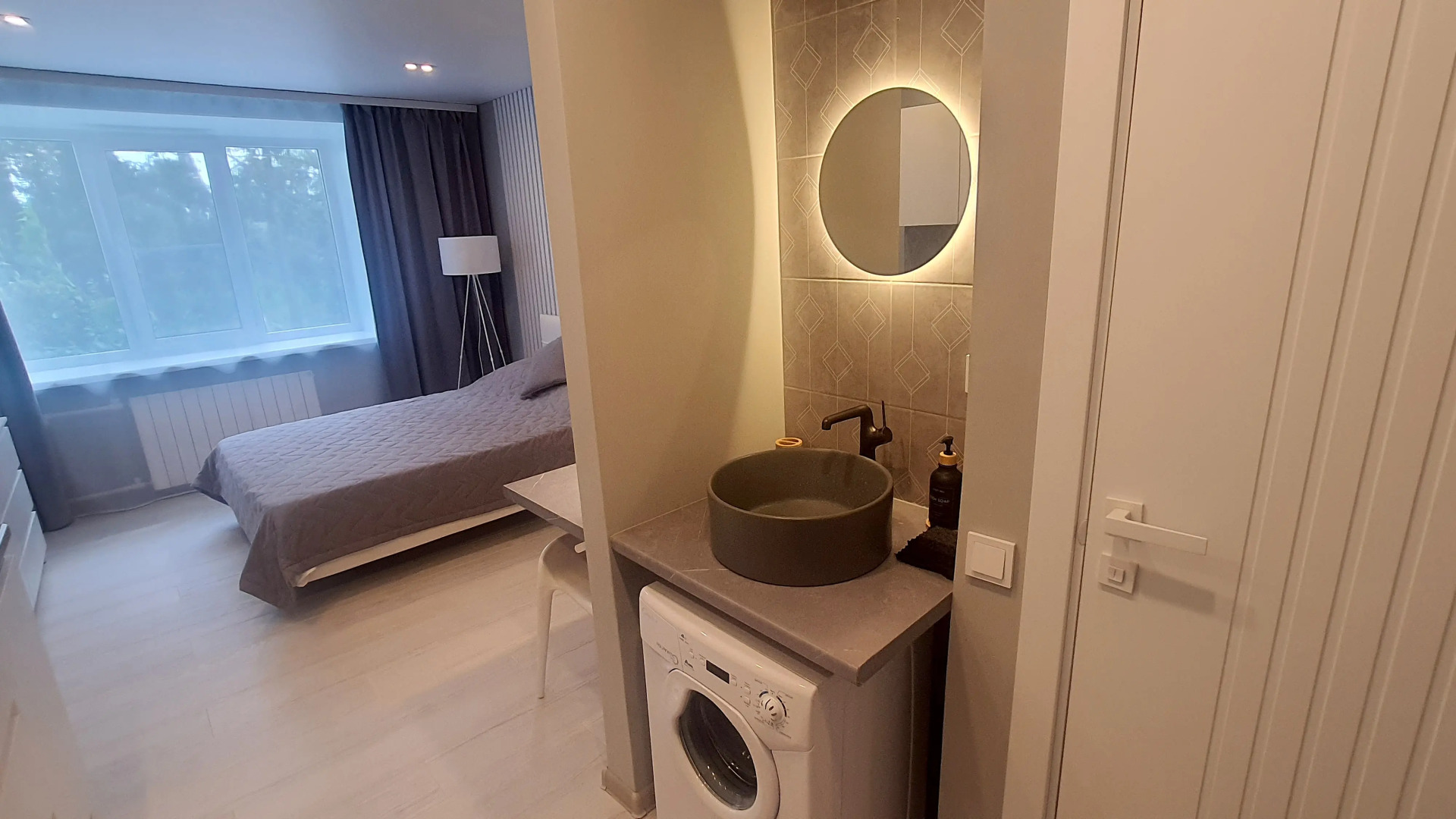 Апартаменты студия на Ленинградской набережной