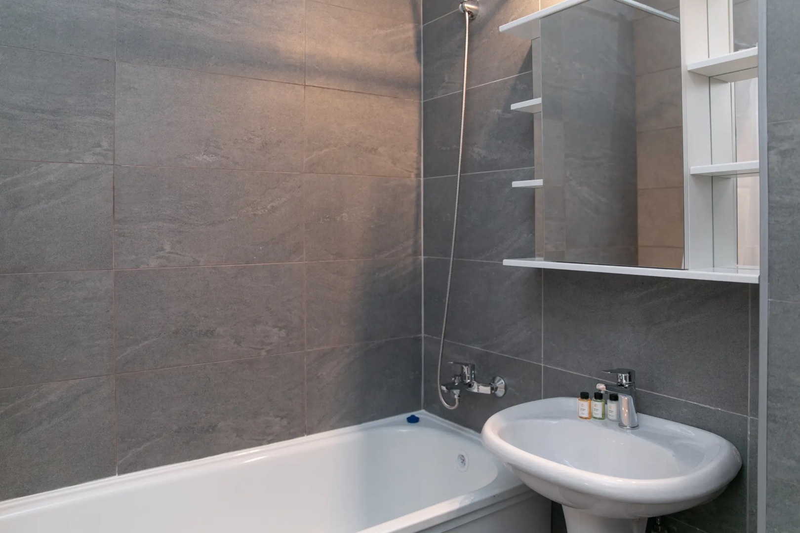 Апартаменты InnDays Логинова 7/2 (8)