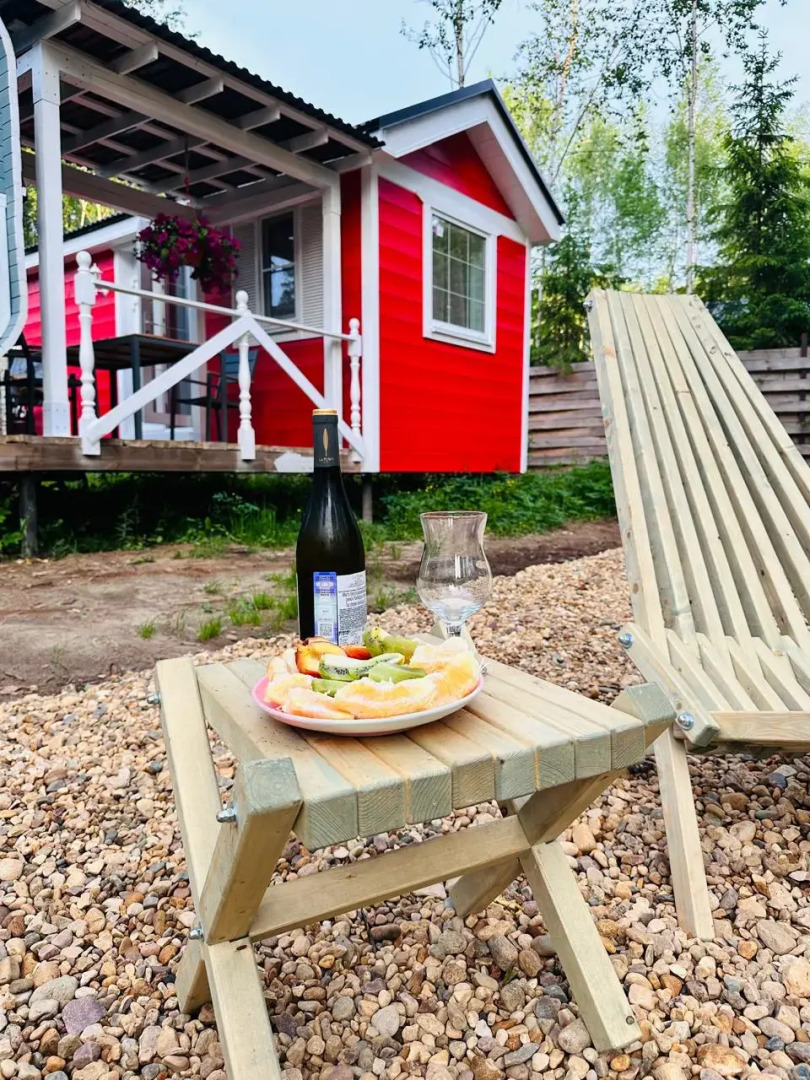 Шале Красный домик в лесу на Живописной улице