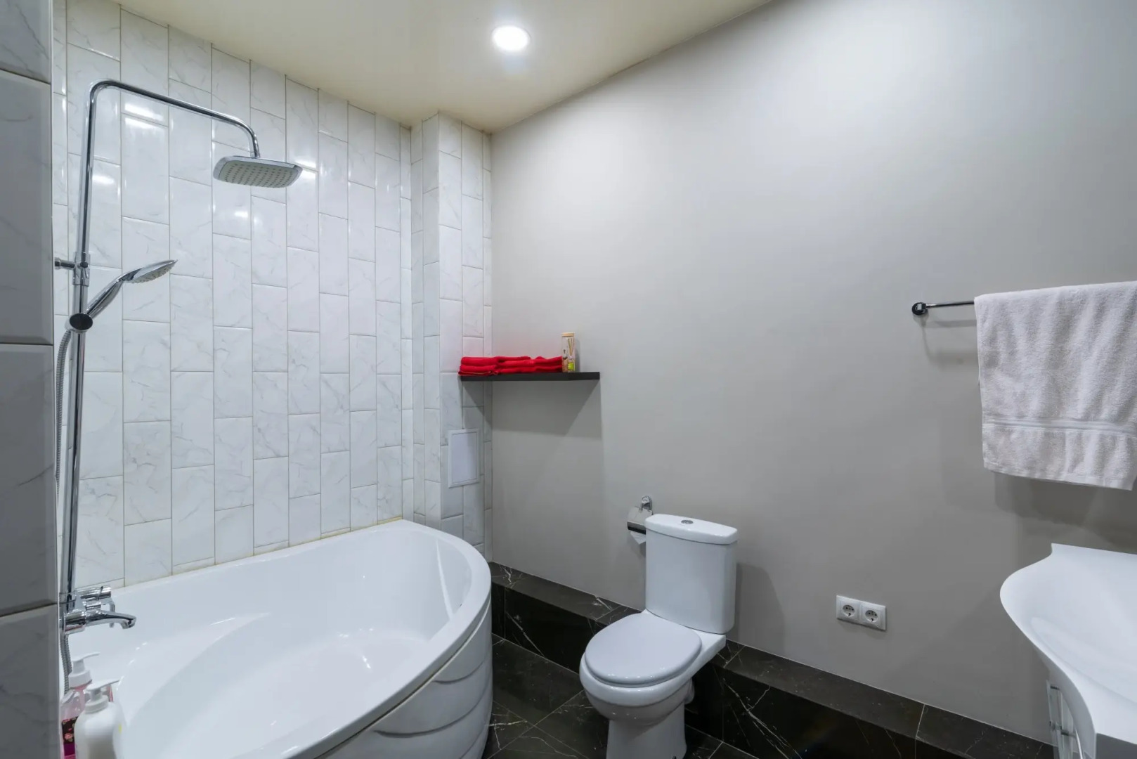 Апартаменты Apart VL Тигровая 16А (13/25 этаж)