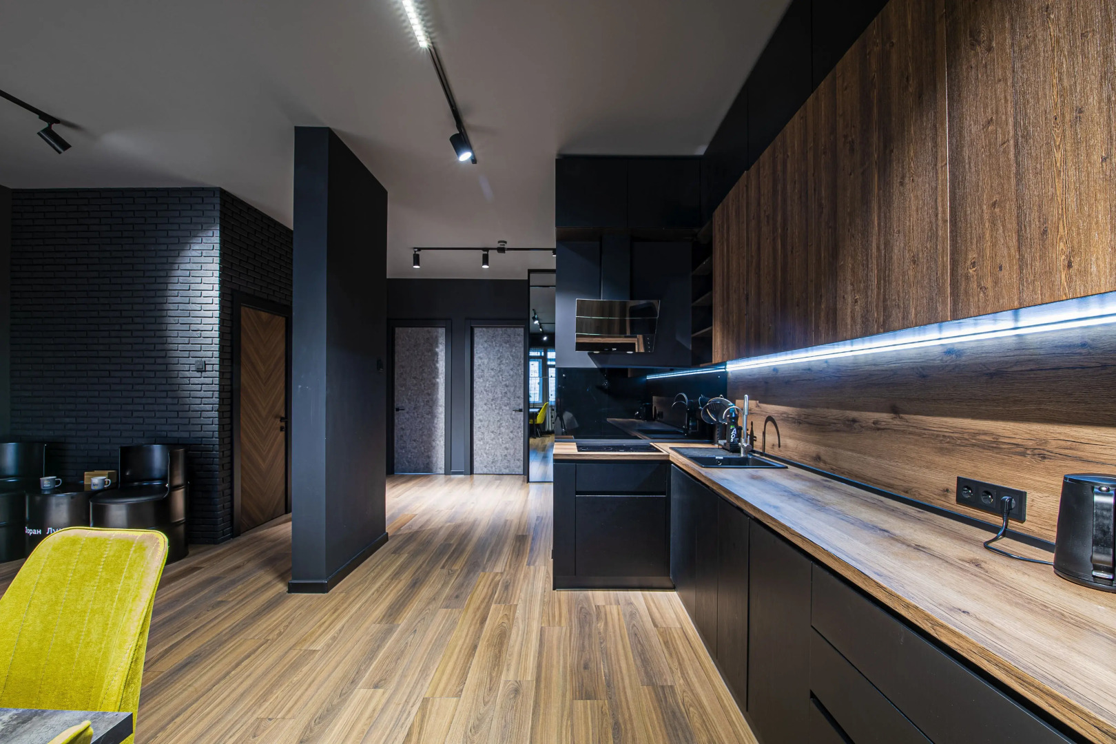 Апартаменты евротрёхкомнатные Stepanenkov в стиле лофт на Горького 24