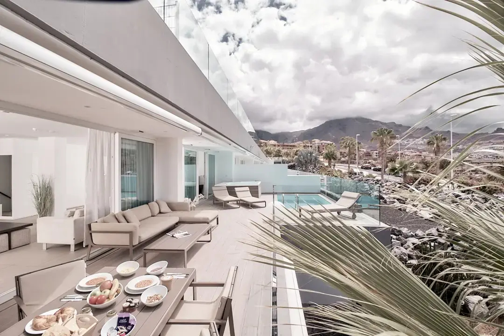 Отель Baobab Suites
