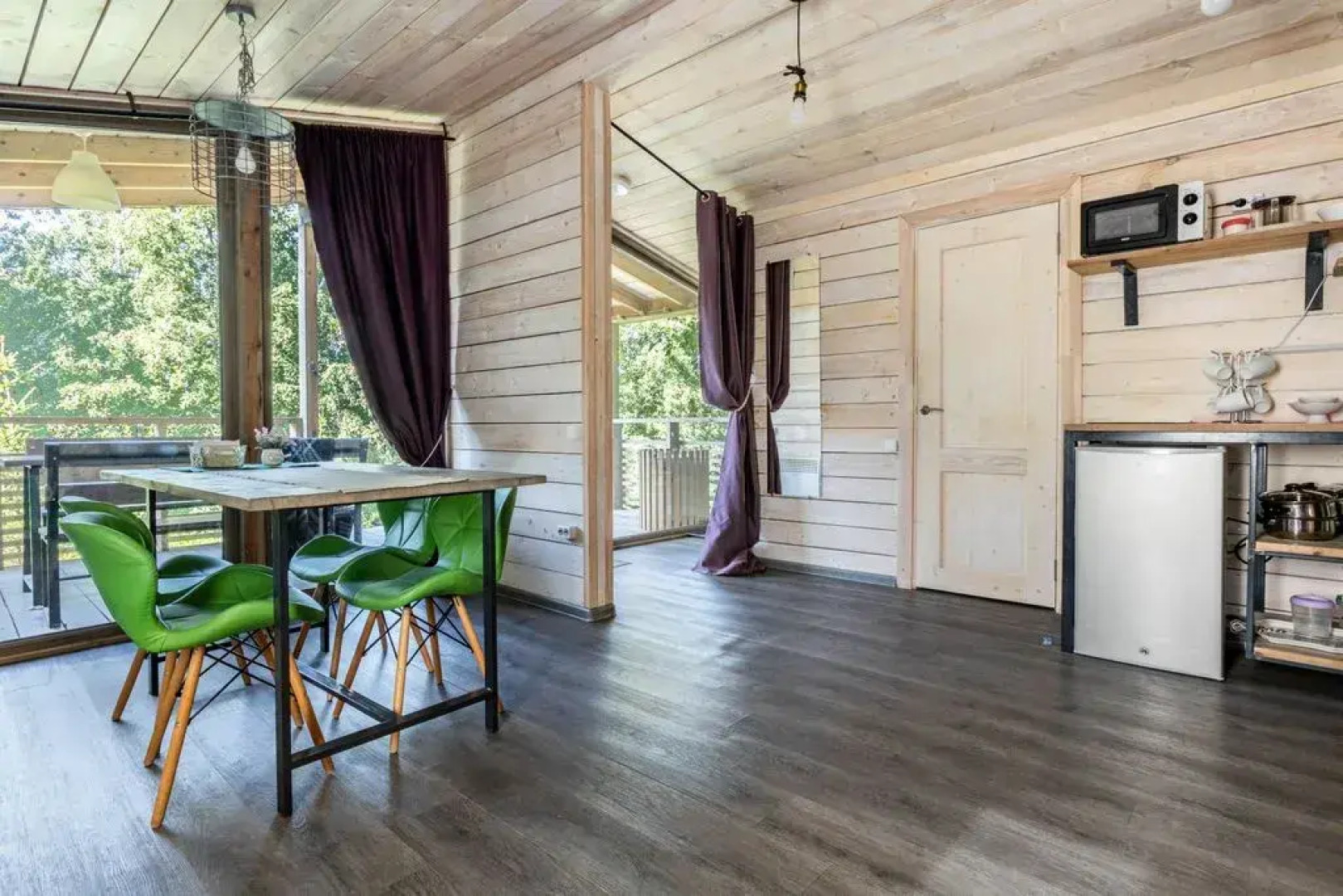 Частный дом с 2-мя спальнями и кухней-гостиной