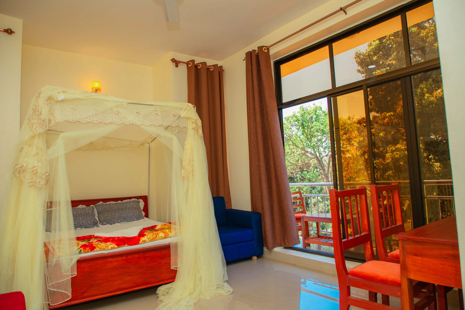 Отель Kilimanjaro White House