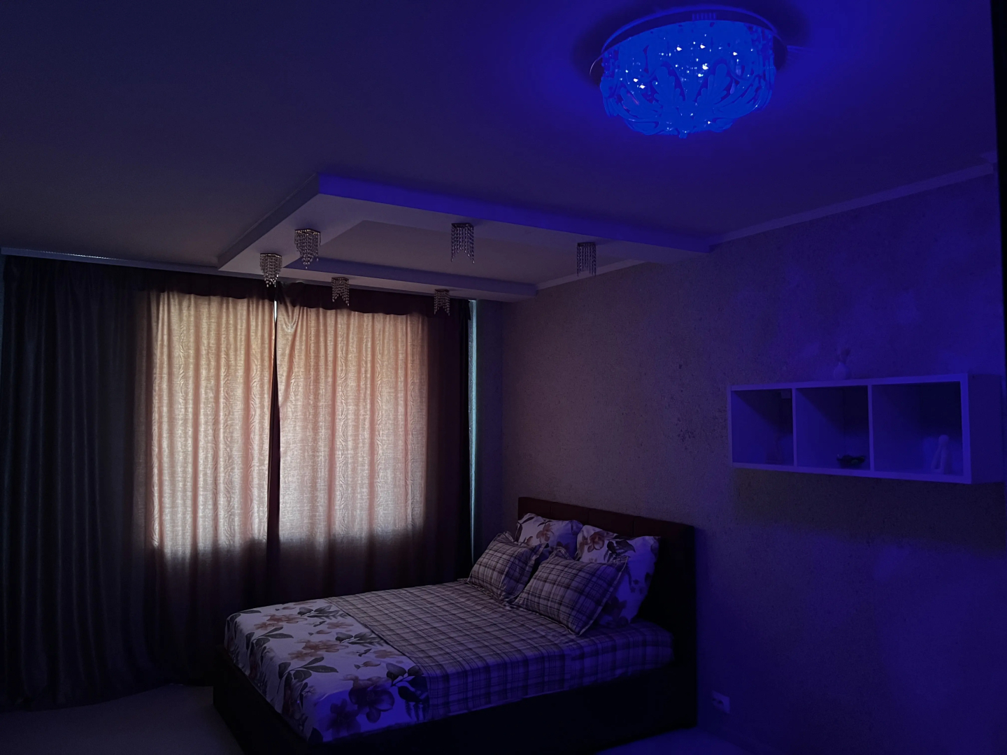 Апартаменты Квартира AlexHome РП Свердловский Михаила Марченко 8