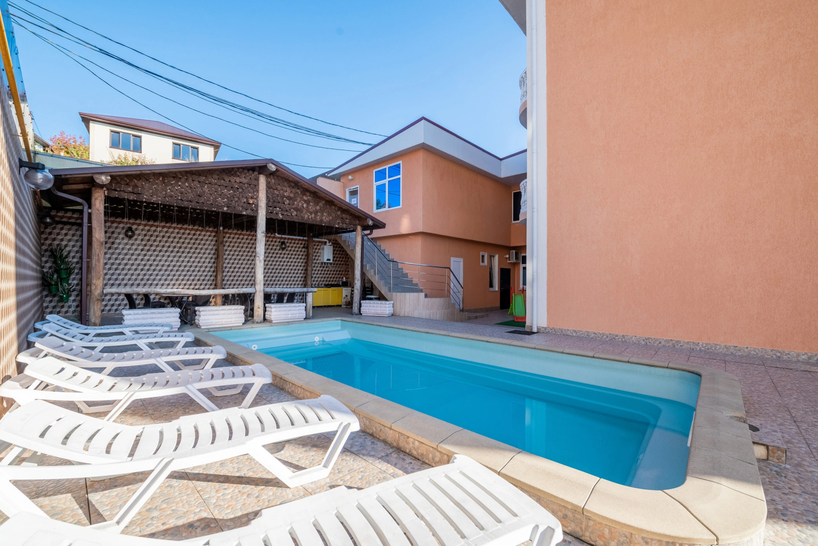 Отель Возрождение