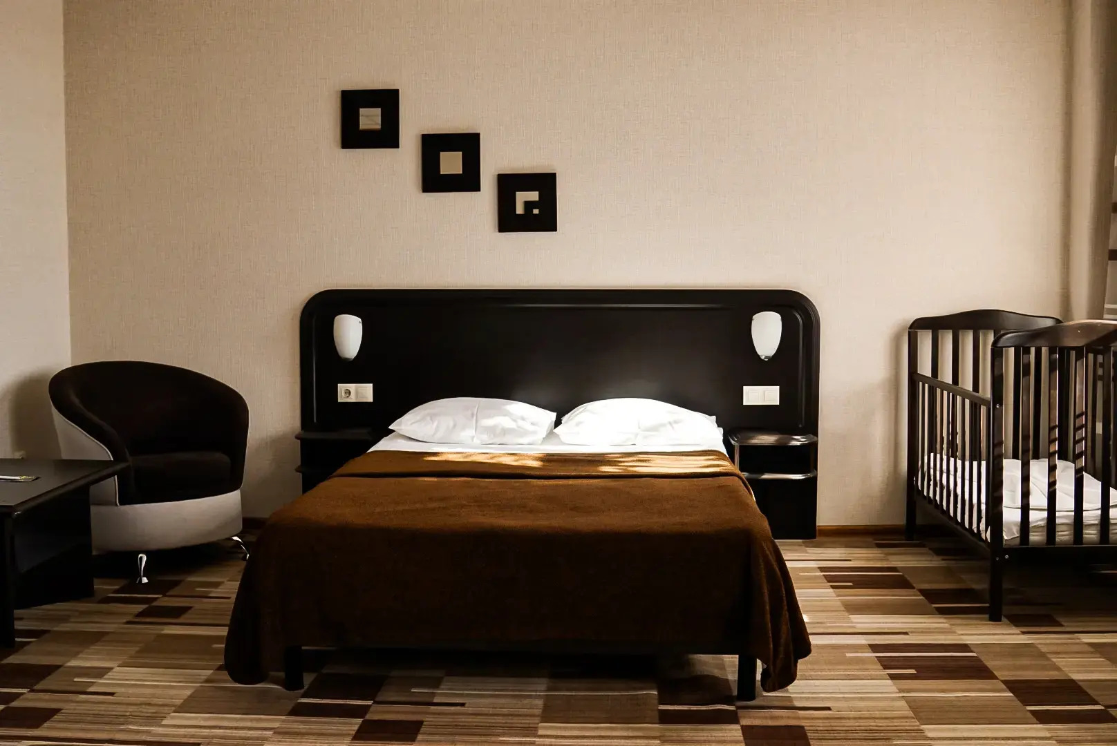 Отель Forum Plaza