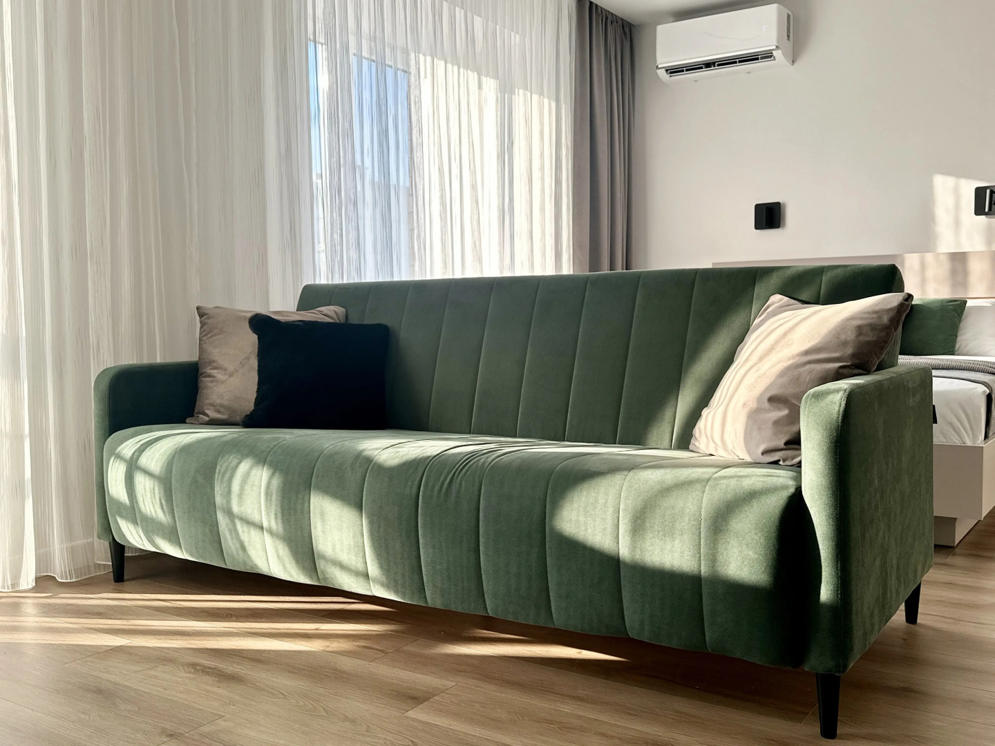 Квартира Happy Mercury просторная студия рядом с метро недалеко от центра