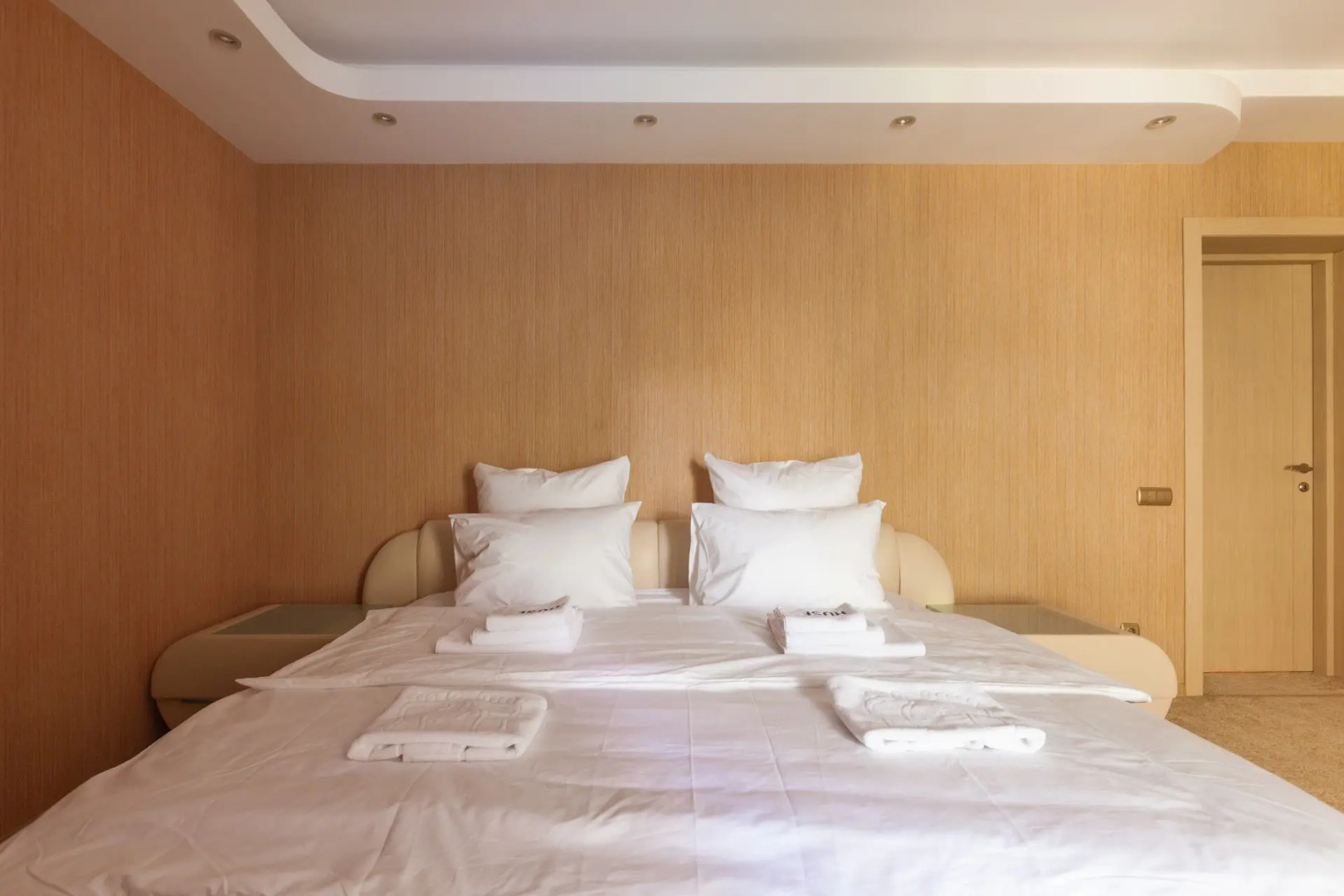 Частный Дом Huse Звезда 2000 с Cобственным Лесом и Чайным домиком