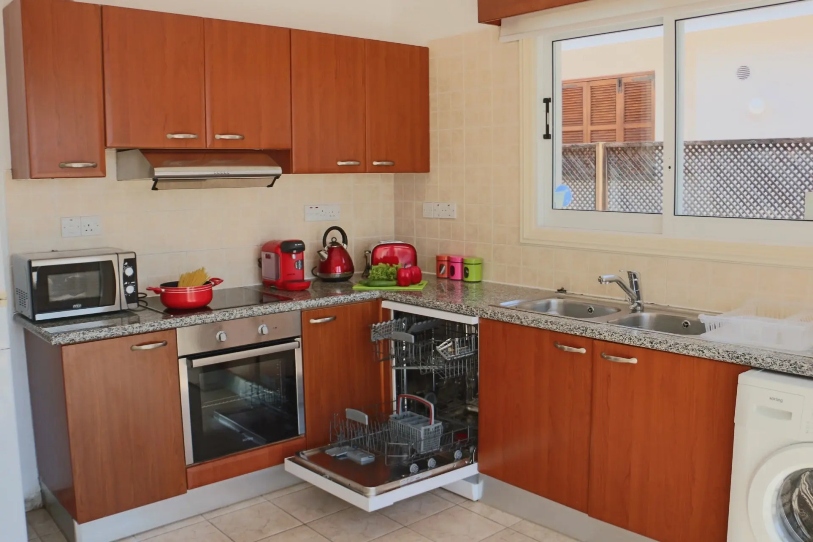 Вилла Beach Front Marina Sunrise