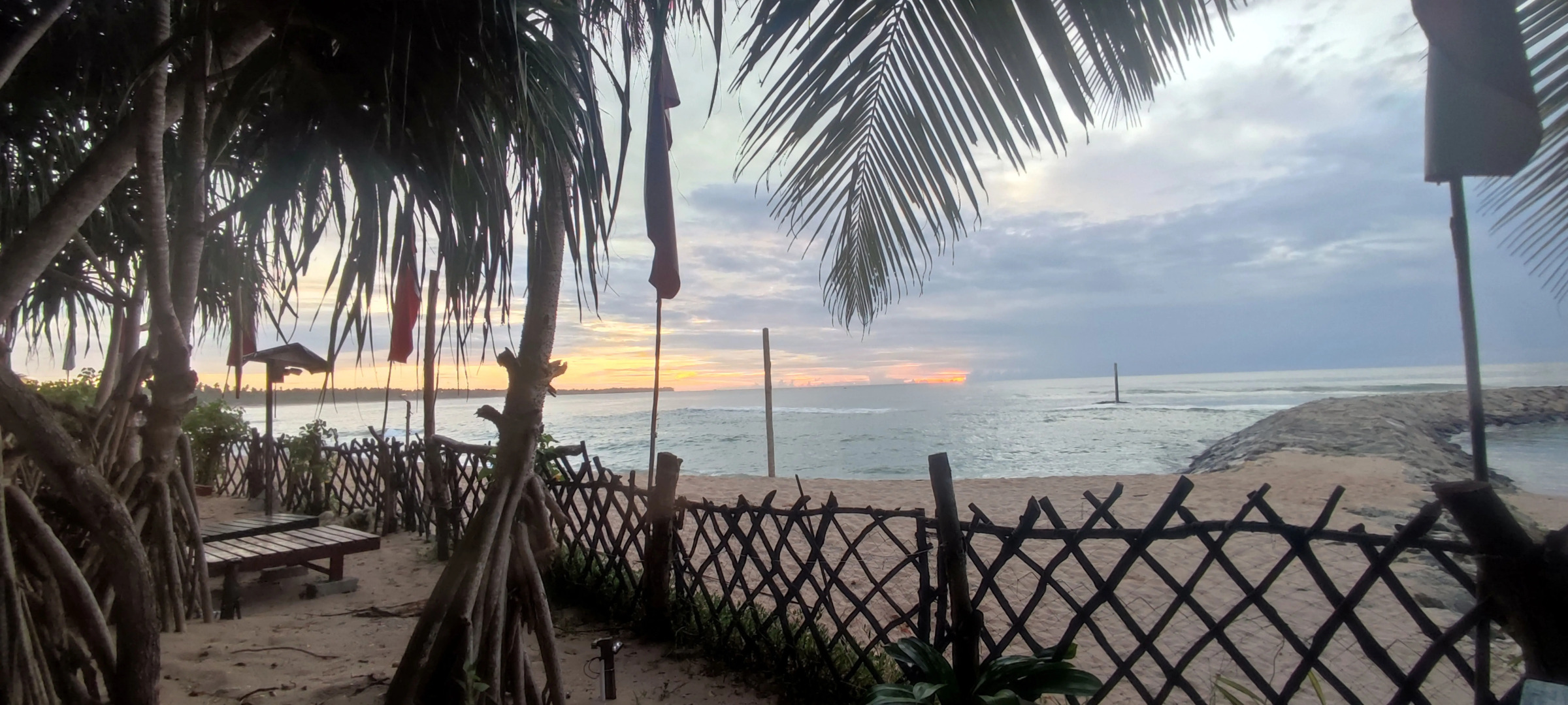 Мини-отель Tomorrowland Beach Villas & Fisherman's Wharf Restaurant