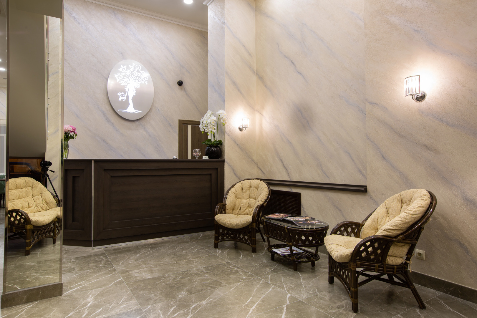 Отель Флора