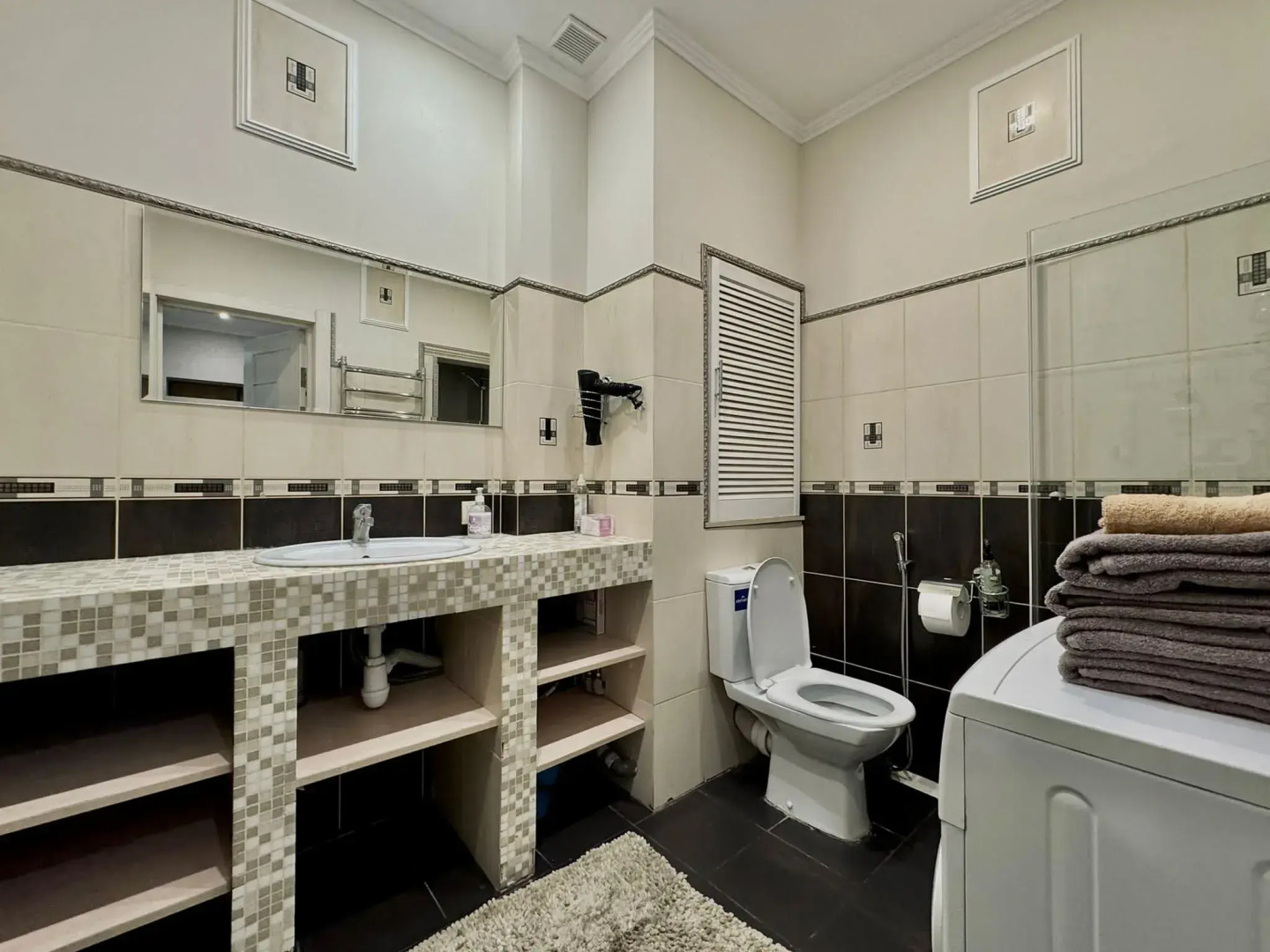 Апартаменты Белая Трехкомнатная Квартира у Вокзала