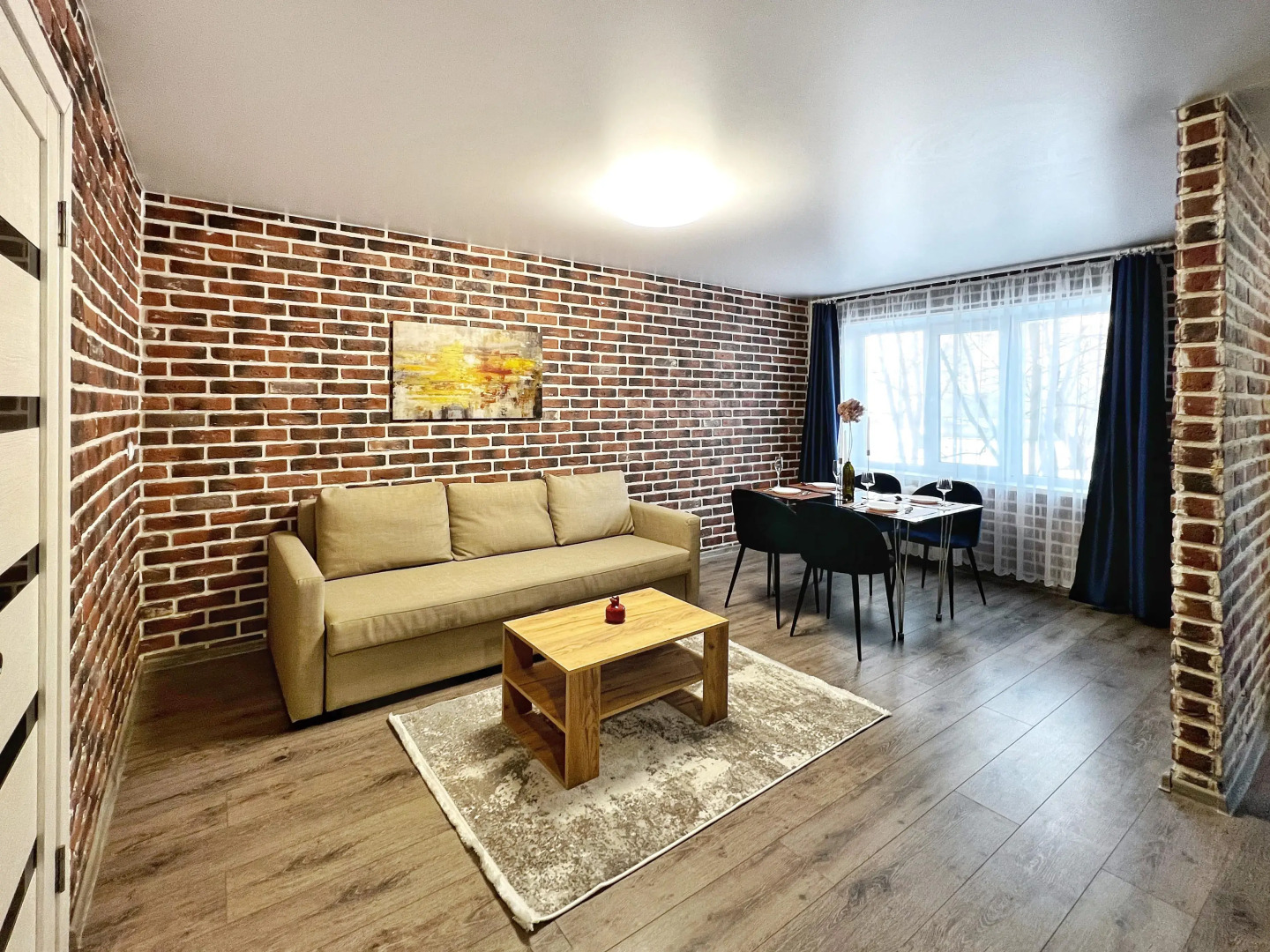 Апартаменты Granada Комфортная Евро-двушка в центре города с новым дизайнерским ремонтом