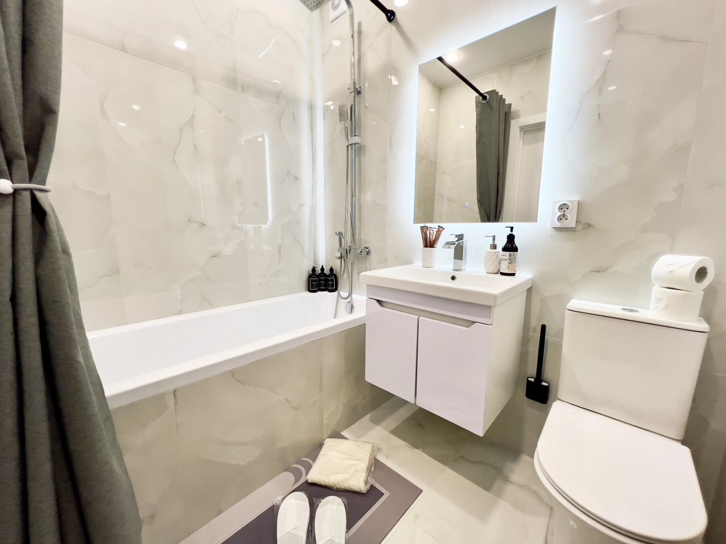 Апартаменты ВыДома в Центре Тюмени Рядом с Природой