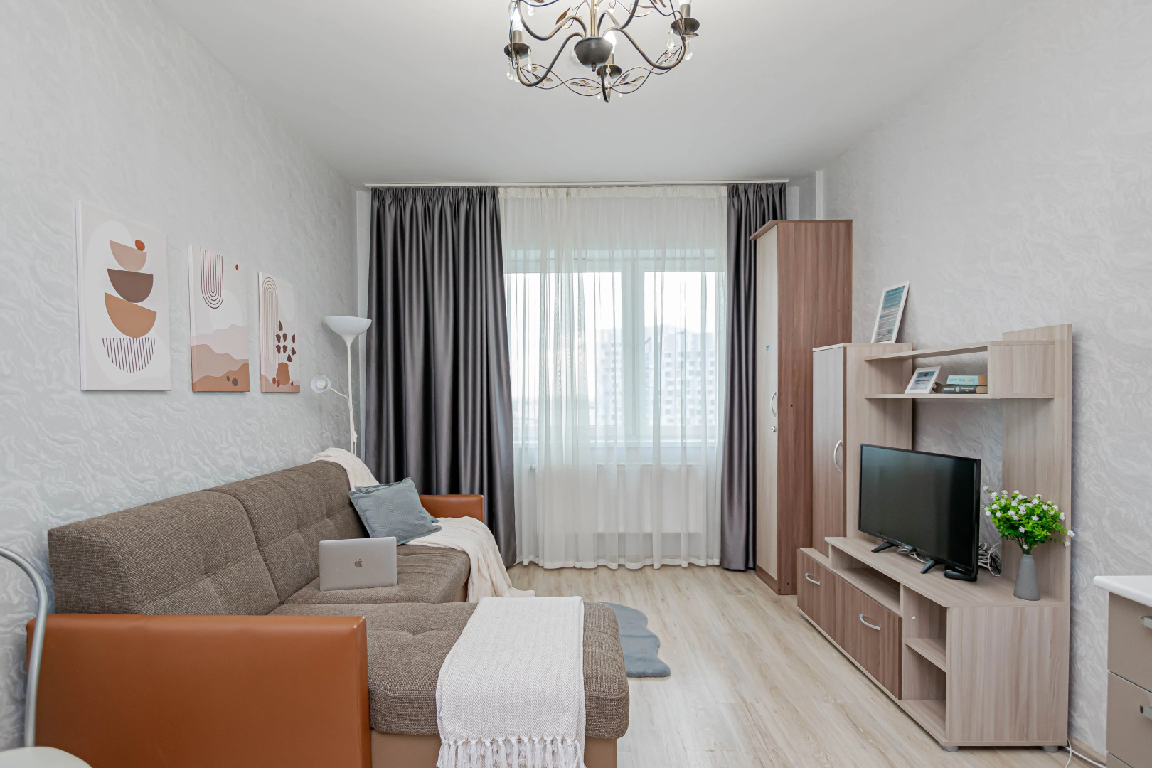 Апартаменты Cosmos Apart на Революции 48А (1)