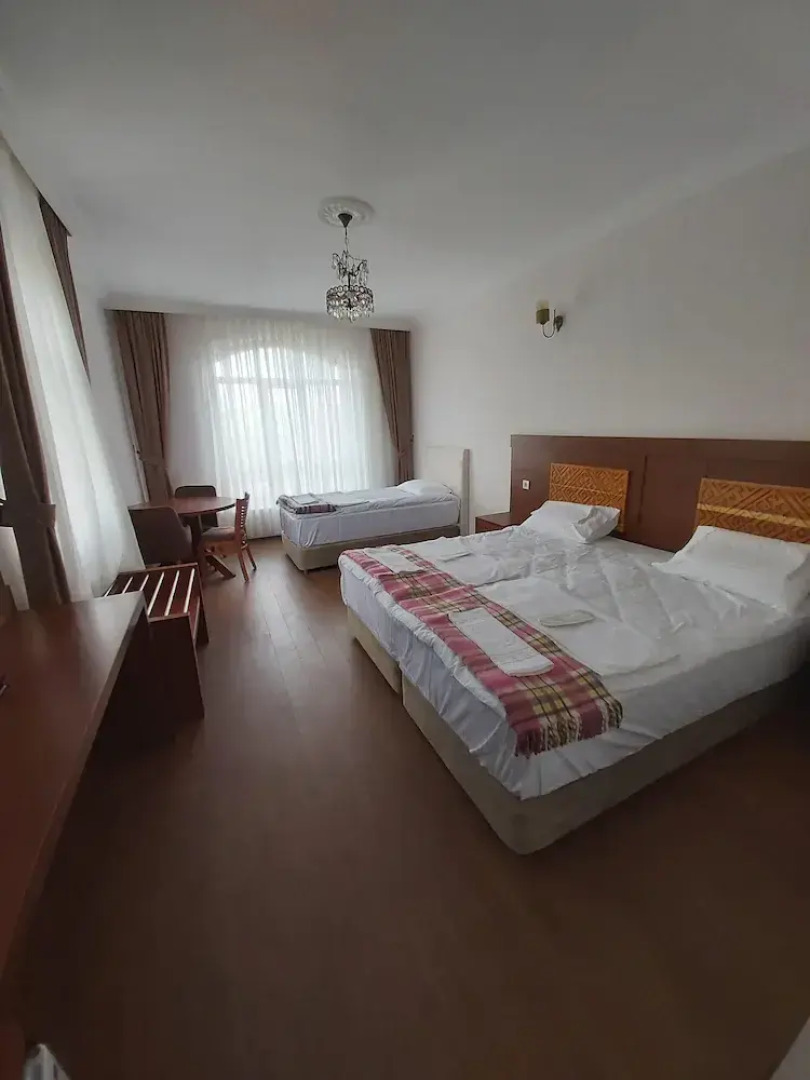 Отель Lake Cildir Lodge