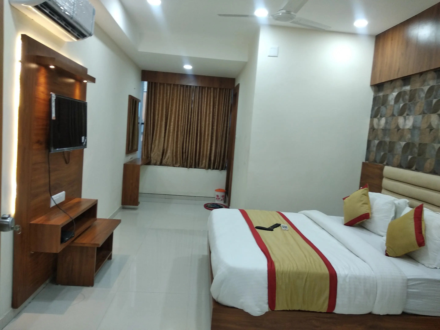 Отель Rest & Ride