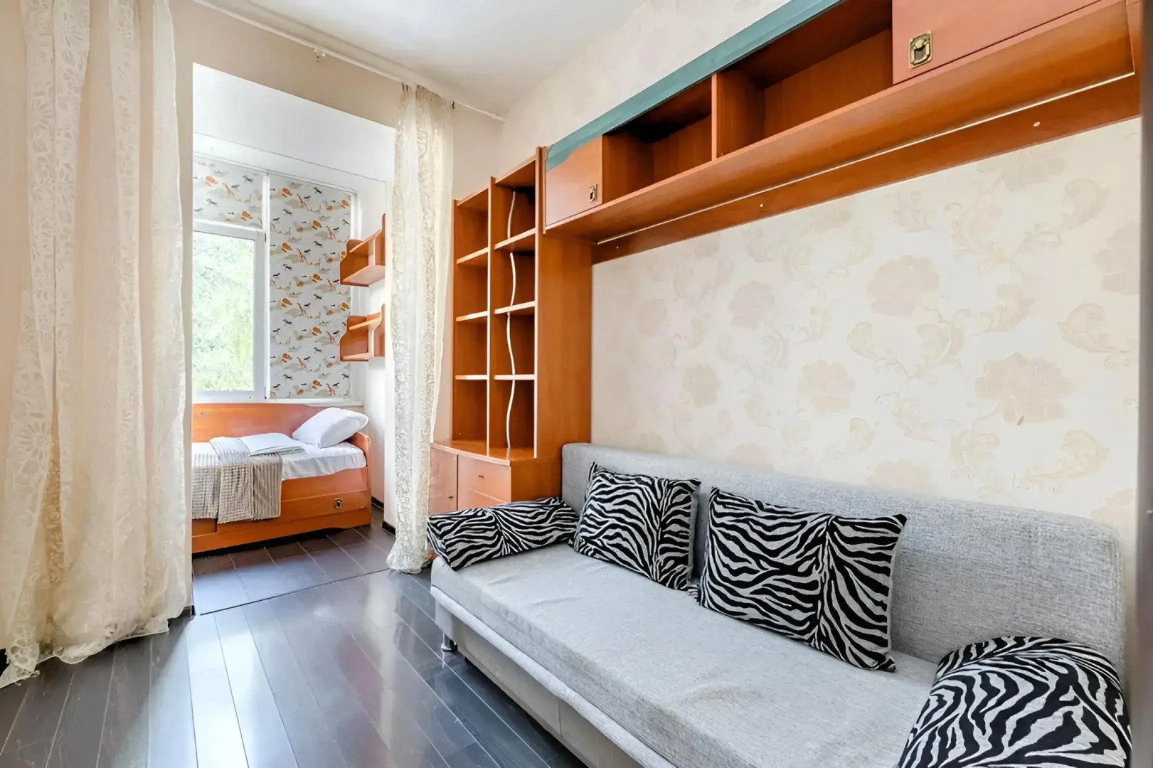 Квартира Двухкомнатная Классическая на Большой Красной 63