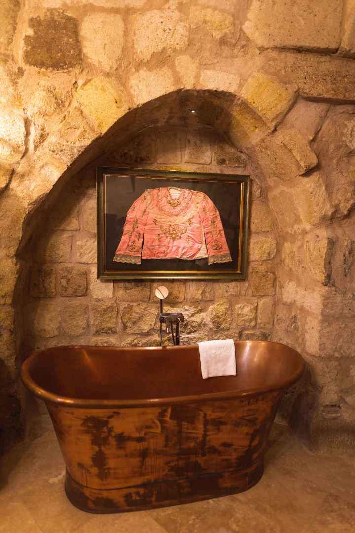 Отель Solo Cave Suites