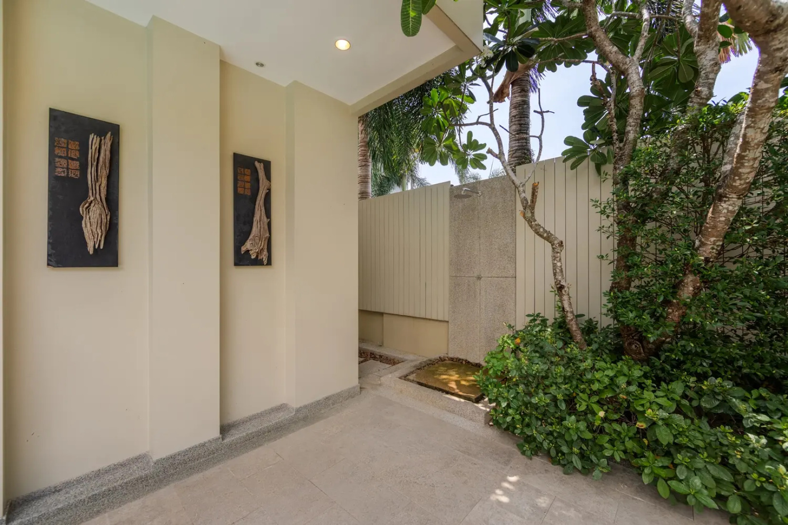 Вилла Nai Harn Pool Villa Bond