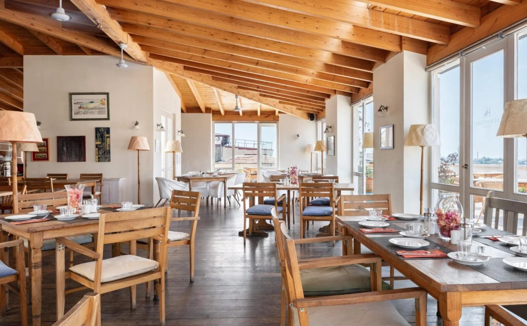 Adahan DeCamondo Pera, Autograph Collection