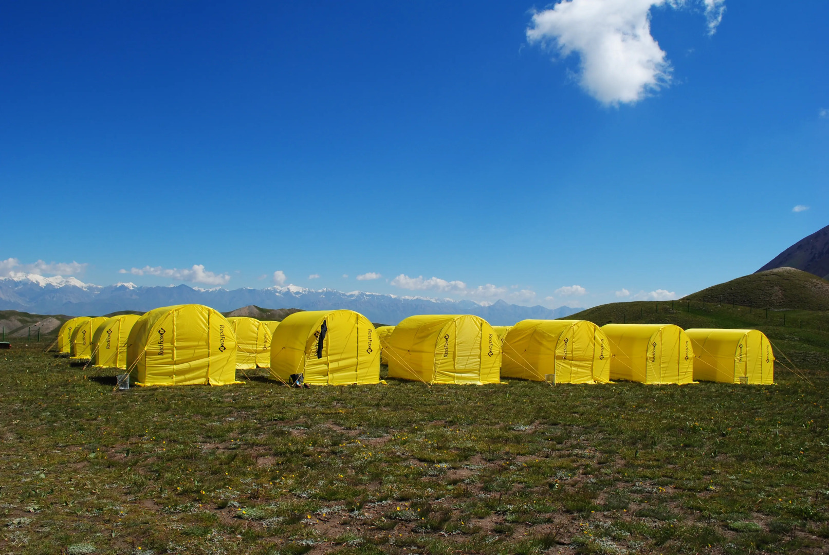 Глэмпинг Achik-Tash Base Camp