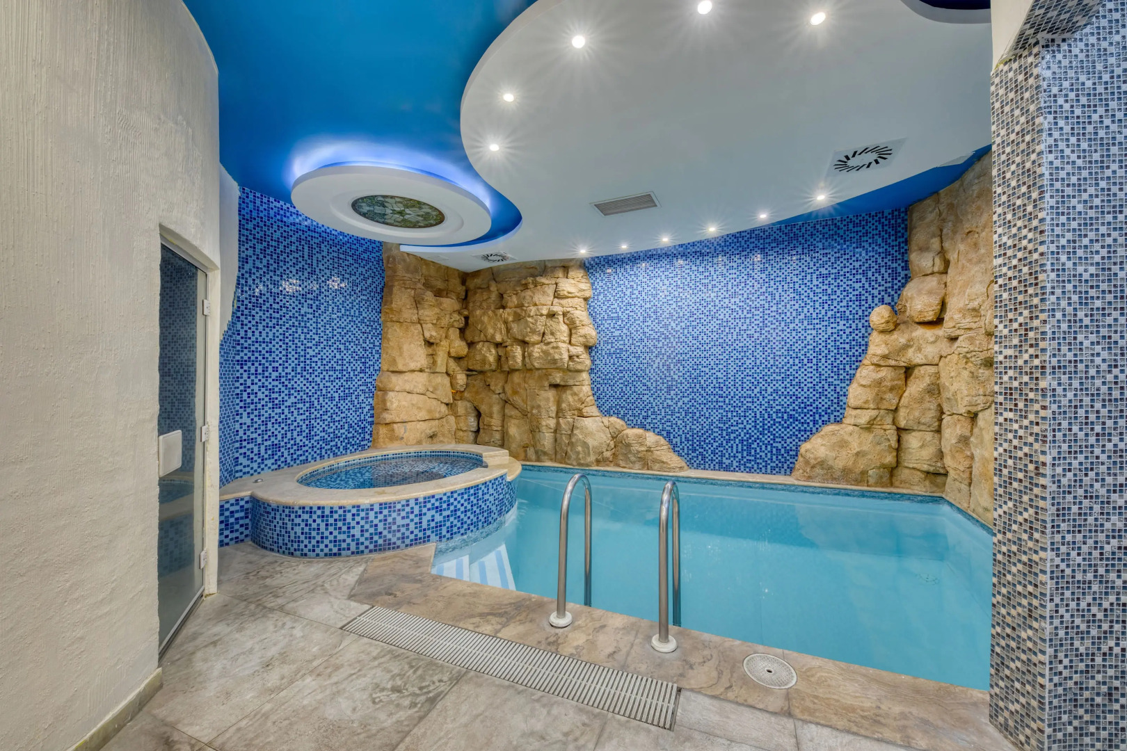 Отель Грейс Форум